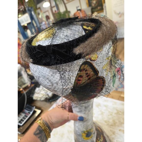 1950s Pill Box Mink Fur Hat With Lace / Veil Face Cover Dinner HAT - Picture 13 of 16